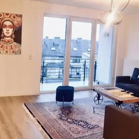 Large Modern Flat Parkingterrace - 217 *